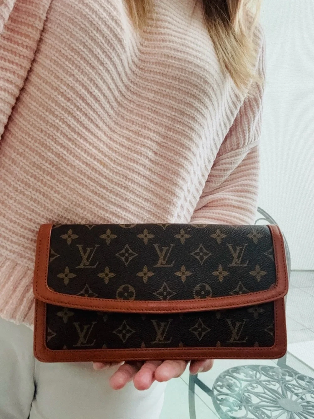 Louis Vuitton Vintage Monogram Pochette Dame 26 Clutch |New Hardware + GoldChain - Picture 14 of 15